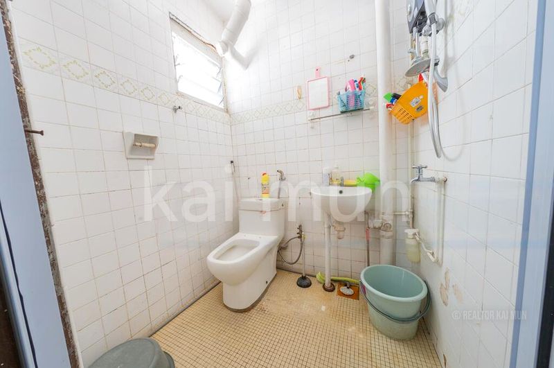 4 Room (4NG) HDB for Sale in  121 Paya Lebar Way - Image 7